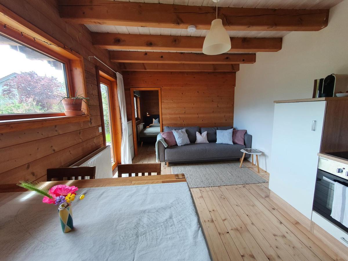 Helle Und Idyllische 2 Zimmer Wohnung Am Rande Von Berlino Esterno foto